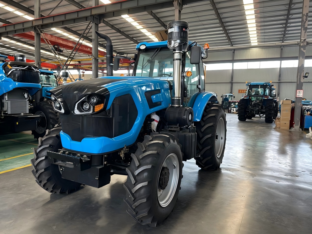 Kinijos didelio arklio galios traktoriai tampa pagrindine didelio masto ūkininkavimo jėga Afrikoje