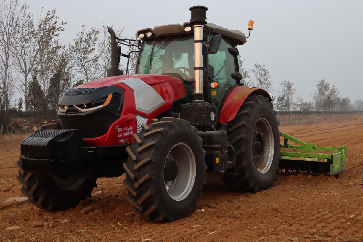 Kaip išsirinkti tinkamus ūkio įrankius traktoriui